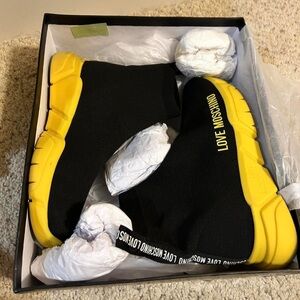 Love Moschino Black and Yellow Sneakers🖤💛